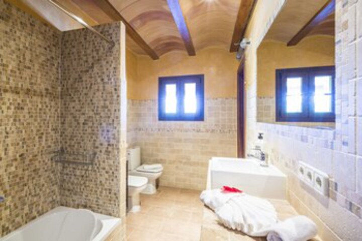 Room 4 of 36
