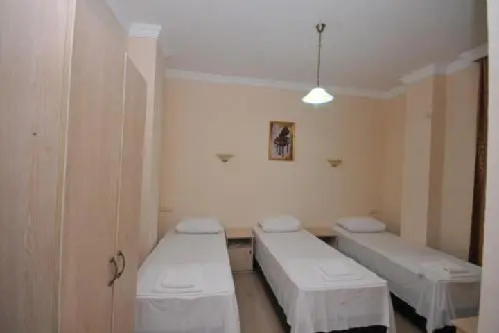 Room 4 of 15
