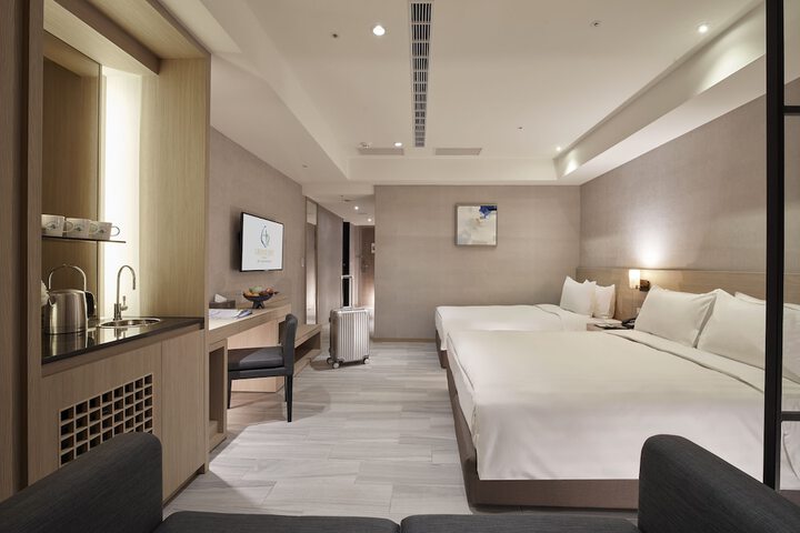 Room 16 of 120