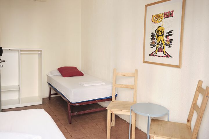 Room 40 of 147
