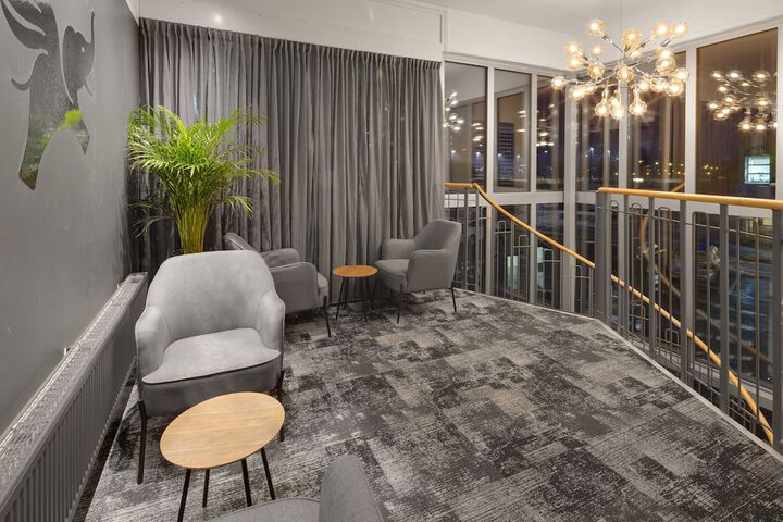 Entrance & Lobby