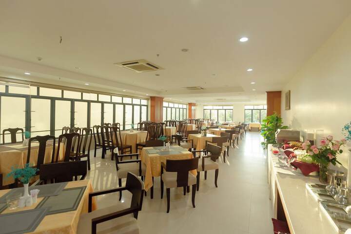 Dining 114 of 150
