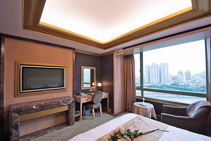 Room 50 of 101