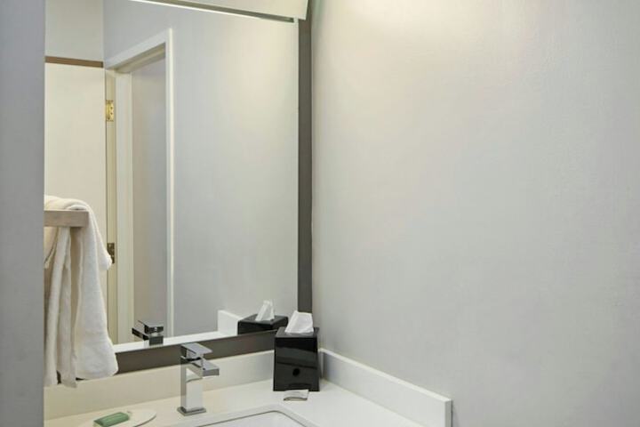 Room 15 of 26