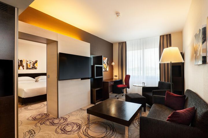 Room 22 of 115