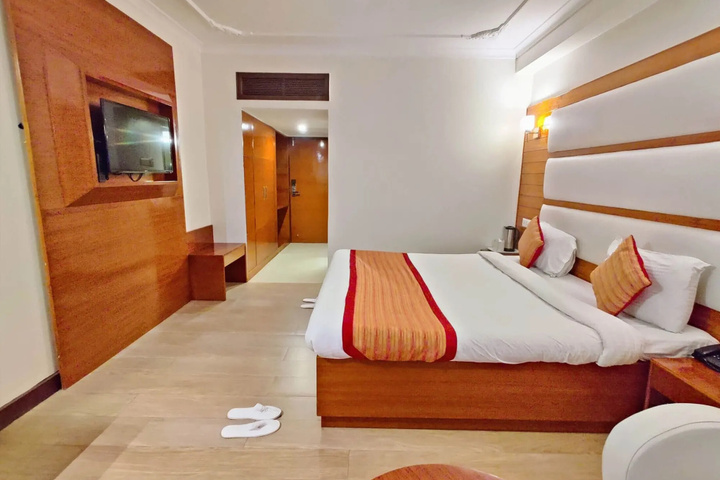 Room 2 of 14