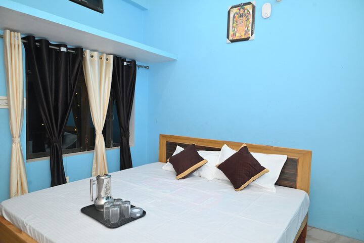 Room 3 of 11