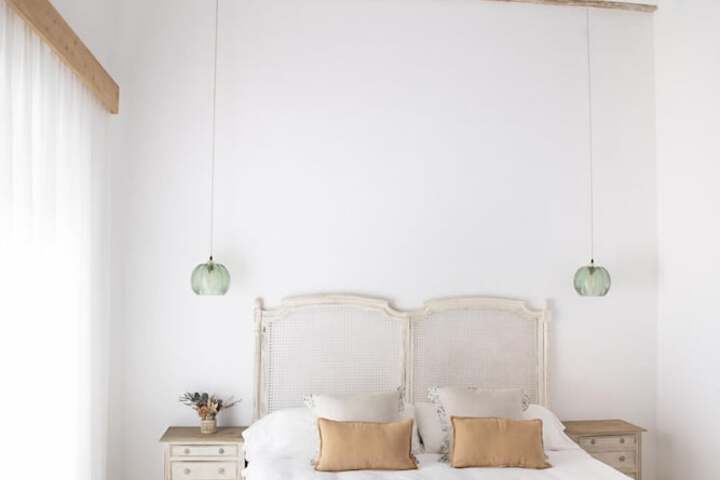 Room 28 of 74