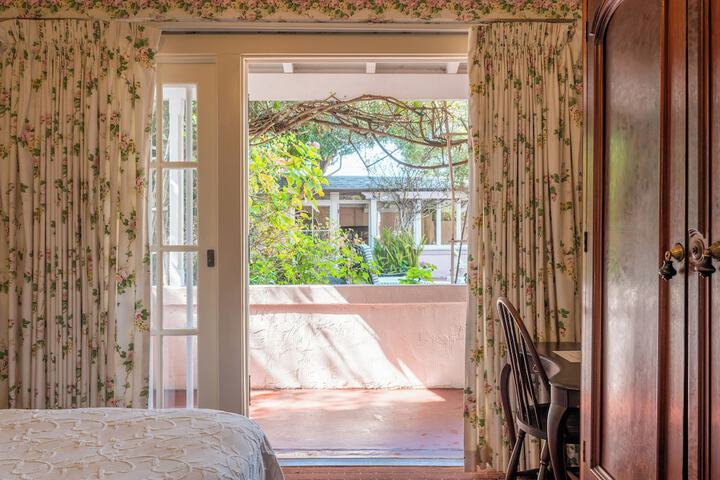 Room 48 of 111