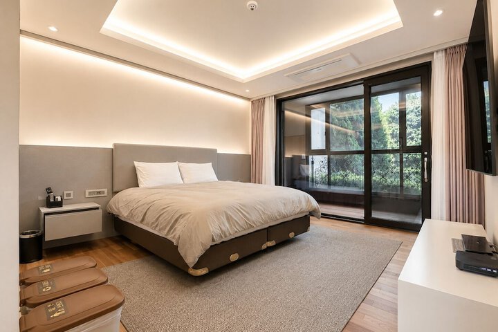 Room 47 of 79