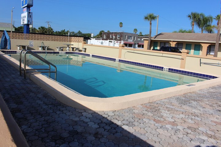 Pool 8 of 9