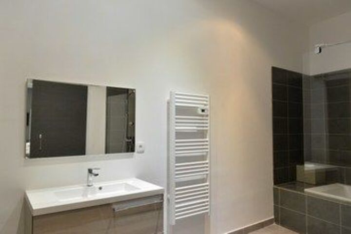 Room 2 of 12