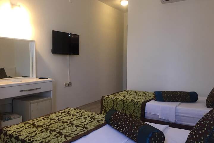 Room 5 of 25