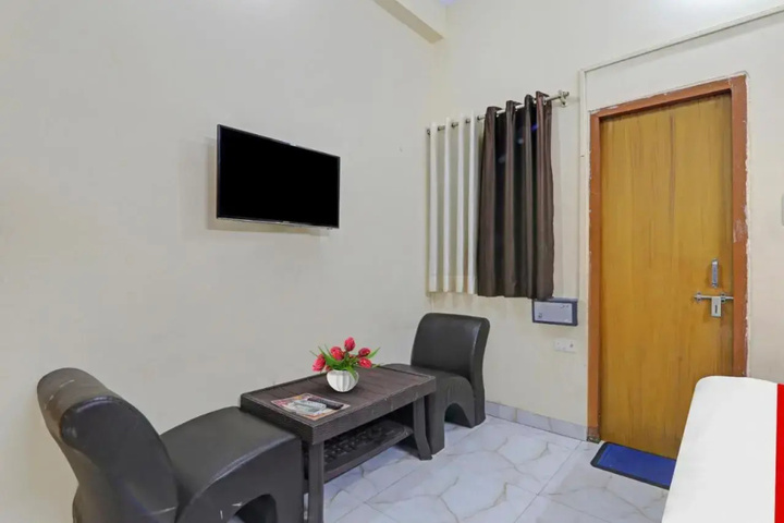 Room 12 of 12