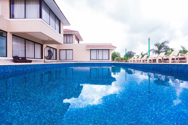 Pool 65 of 102