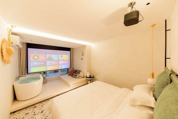 Room 22 of 190