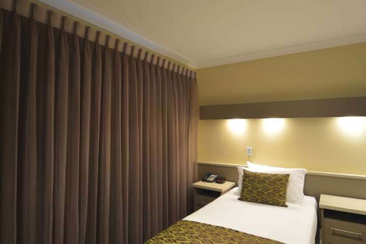 Room 6 of 26