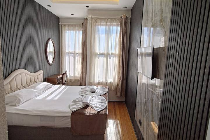 Room 22 of 104