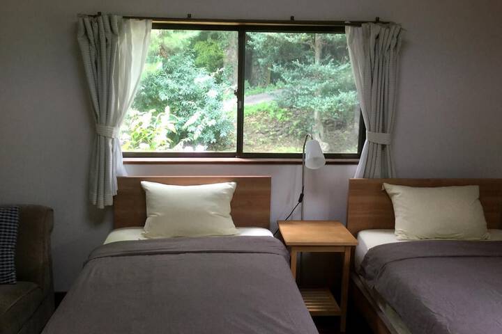 Room 7 of 25