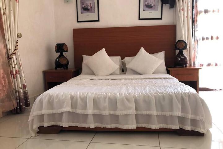Room 8 of 75