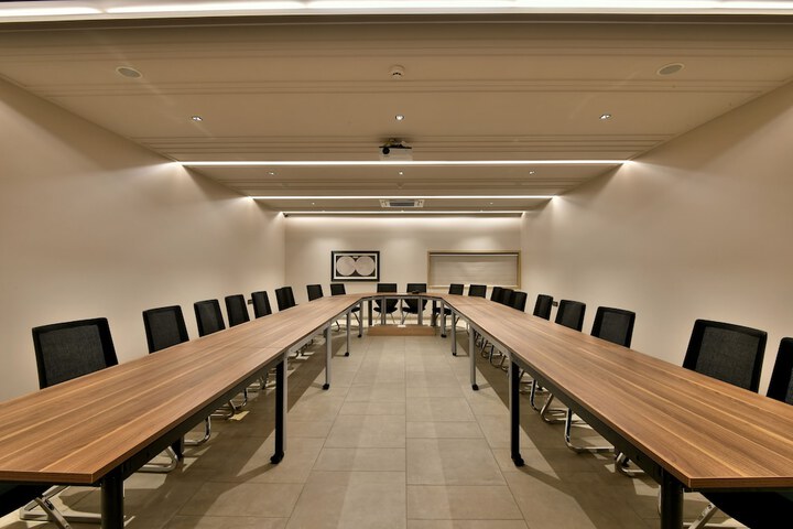 Room 8 of 17