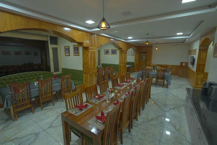 Dining 41 of 56