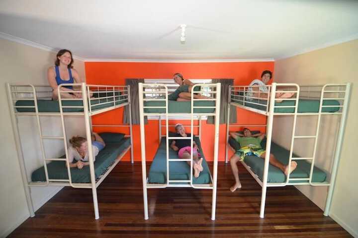 Room 13 of 32