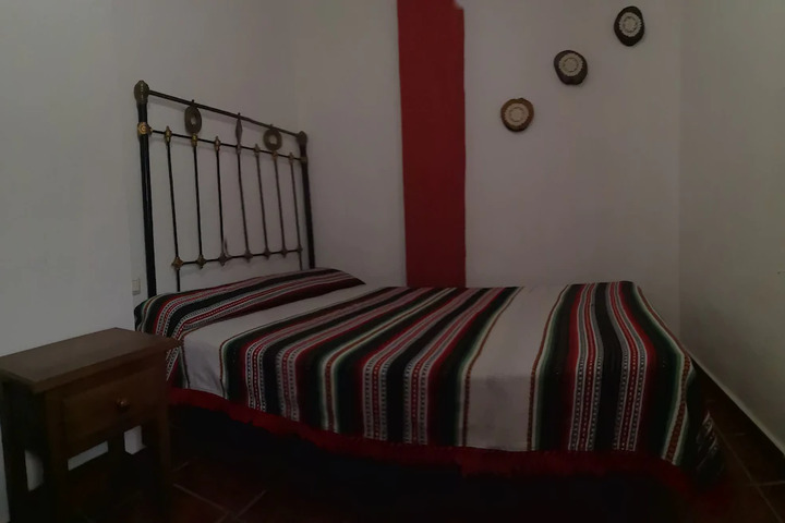 Room 4 of 9