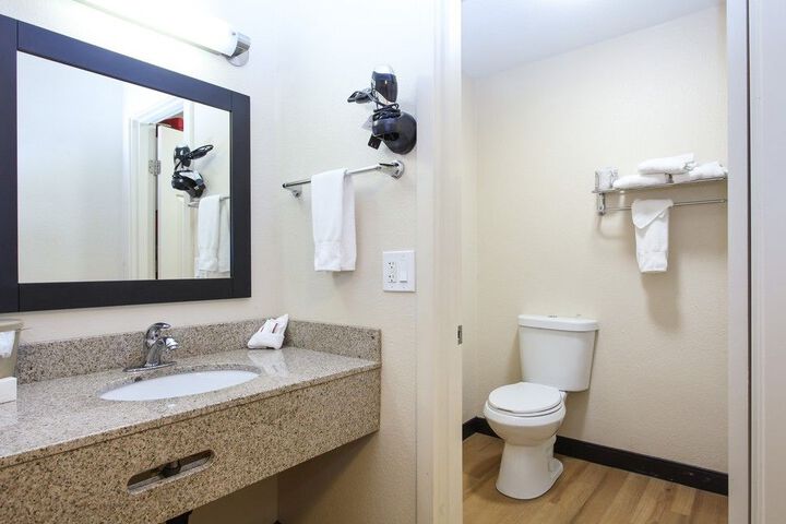 Room 15 of 25