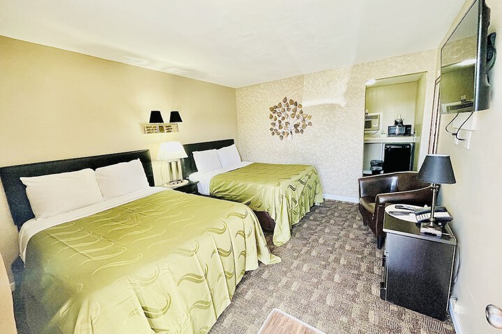Room 10 of 40