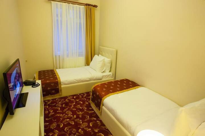 Room 4 of 22