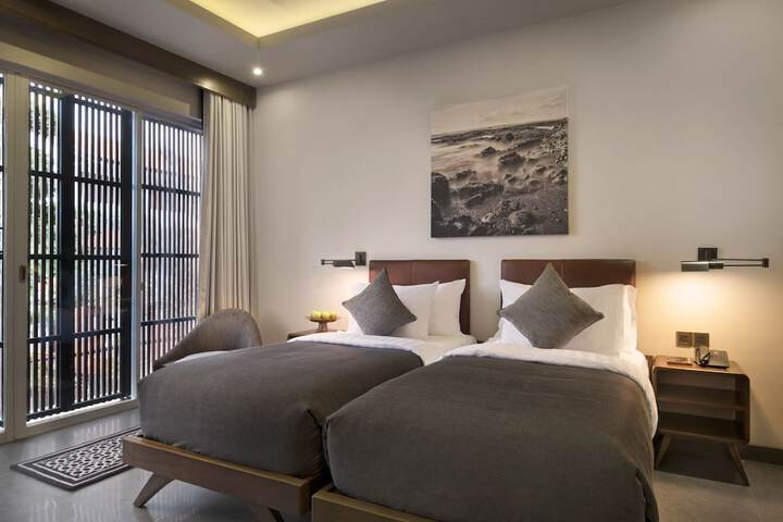 Room 10 of 46