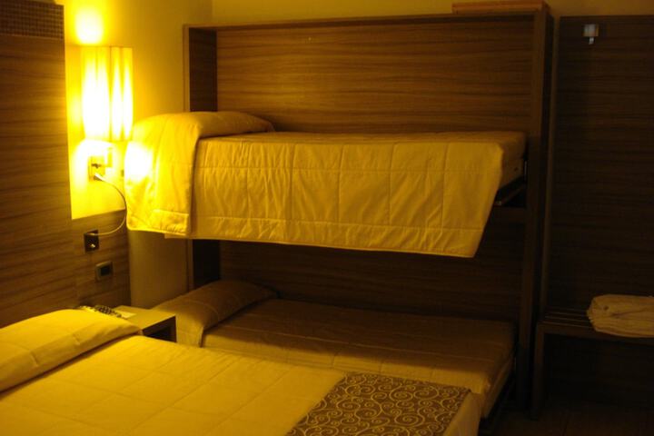 Room 5 of 43