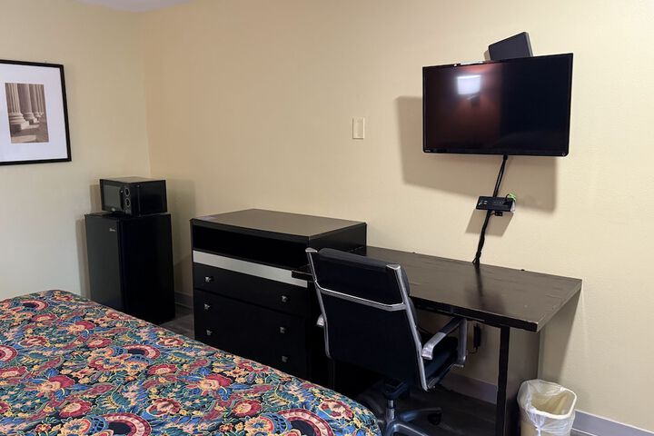 Room 7 of 25