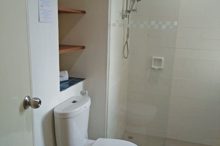 Room 28 of 87