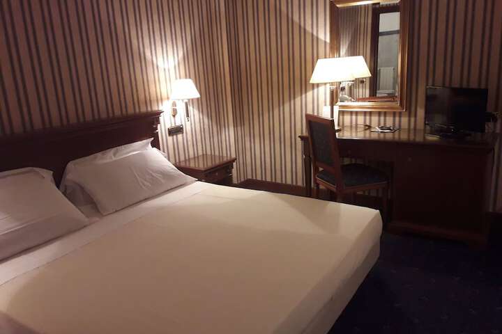 Room 16 of 29