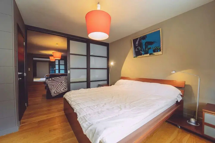 Room 2 of 7