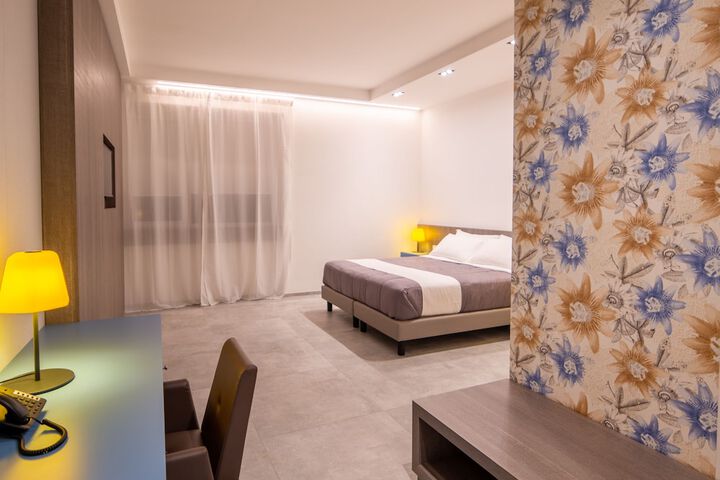 Room 6 of 19