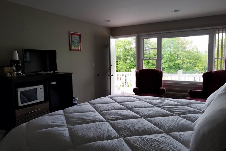 Room 3 of 75