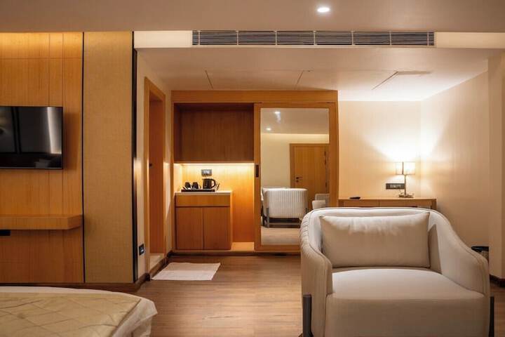 Room 43 of 61