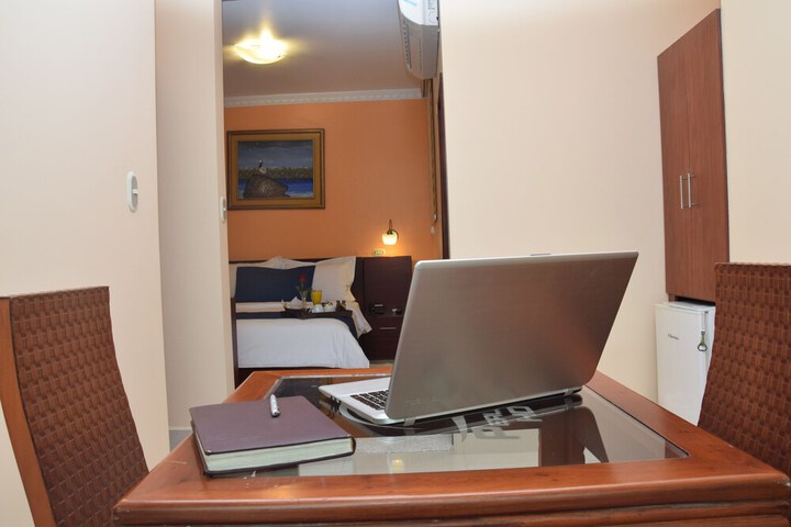 Room 28 of 40