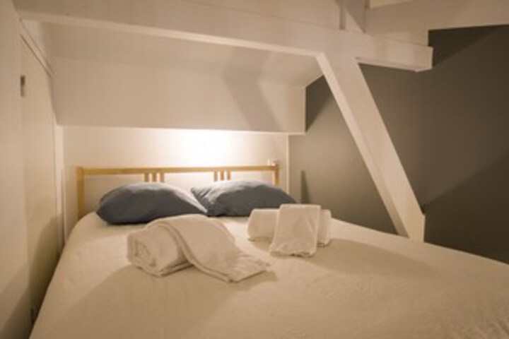 Room 9 of 9