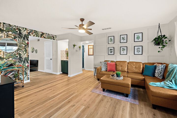 Room 10 of 19