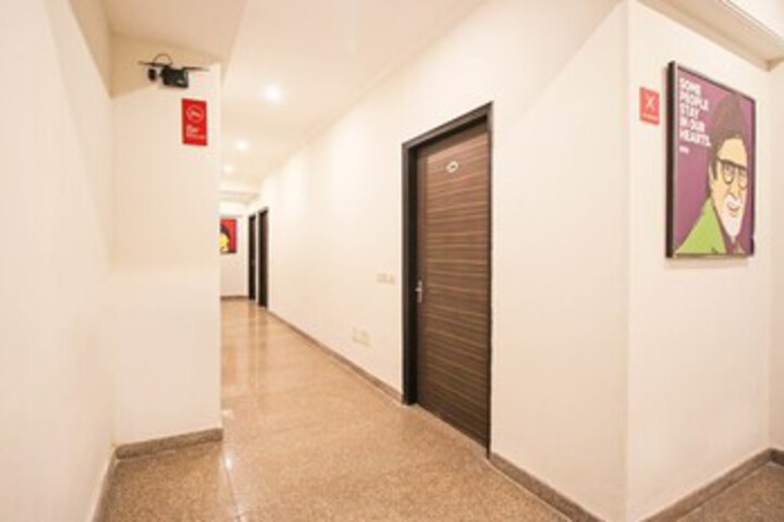 Ballroom/Hall 7 of 19