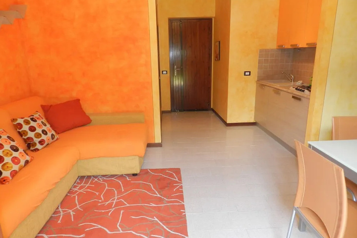Room 2 of 17