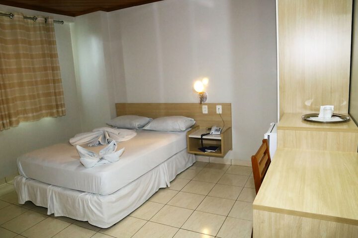Room 14 of 37