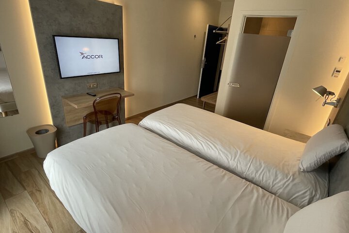 Room 15 of 78