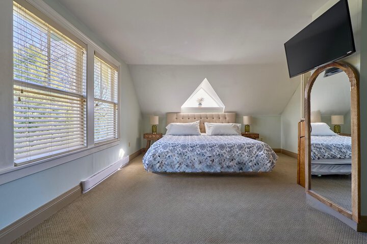 Room 6 of 17