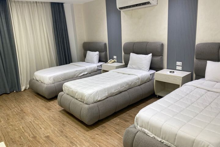 Room 4 of 23