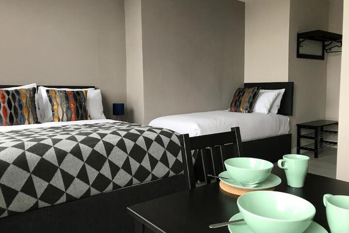 Room 4 of 6
